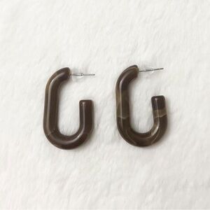 5/$15 🩷 MUST BUNDLE Brown Resin U-Shaped Hoop Earrings